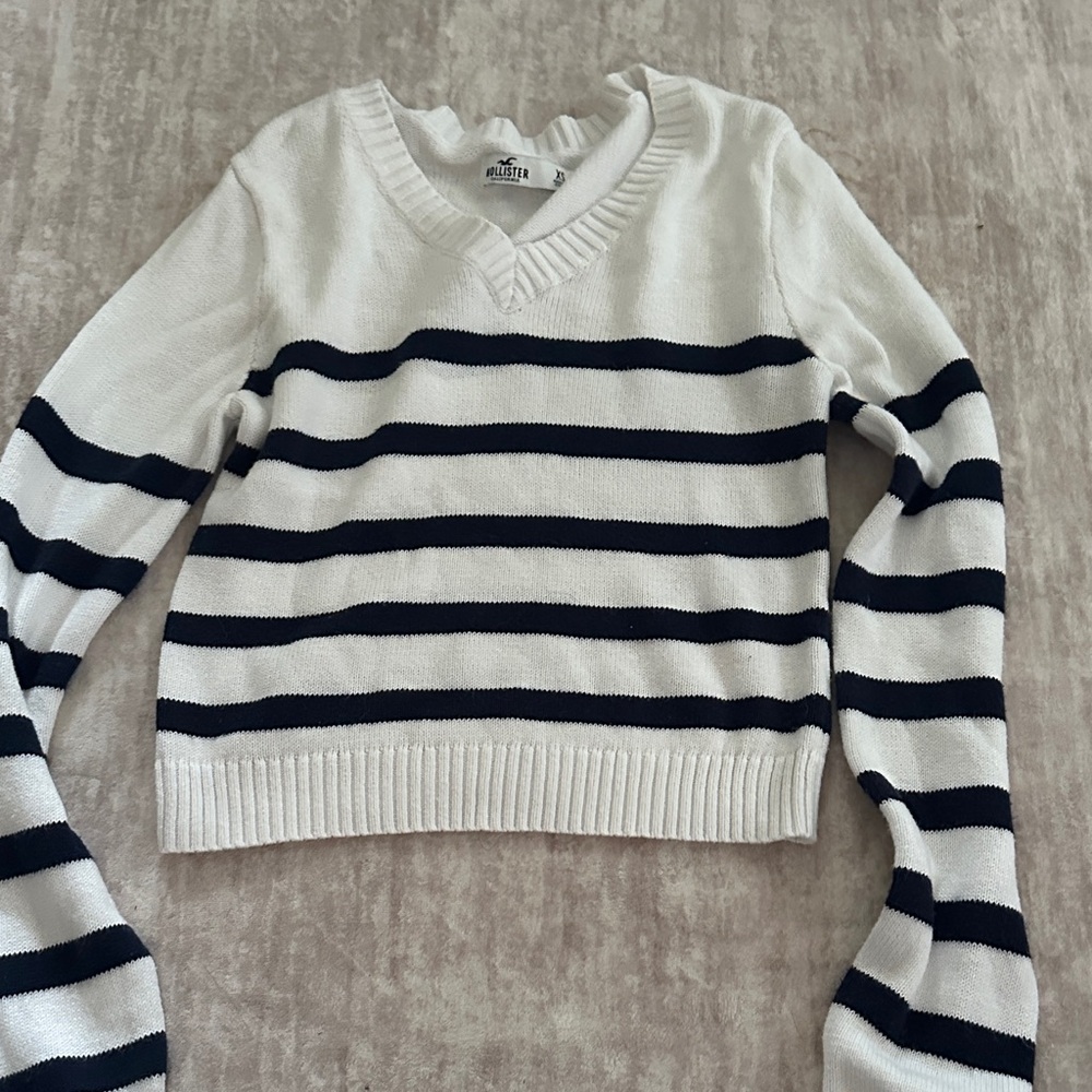 Hollister Women's V-Neck Sweater - Black and White Stripes